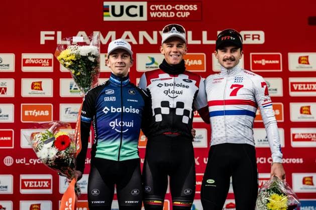 UCI Cyclocross World Cup 2025-2026 Flamanville FLAMANVILLE, FRANCE - NOVEMBER 30 : Van Der Haar Lars (NED) of Baloise Glowi Lions, Nys Thibau (BEL) of Baloise Glowi Lions and Mason Cameron (GBR) pictured during the podium ceremony of the 2nd leg of the Flamanville UCI Cyclocross World Cup 2025-2026 a cyclocross race for Men Elite on November 30, 2025 in Flamanville, France, 30 11 2025 ( Flamanville France  Copyright: xBcex