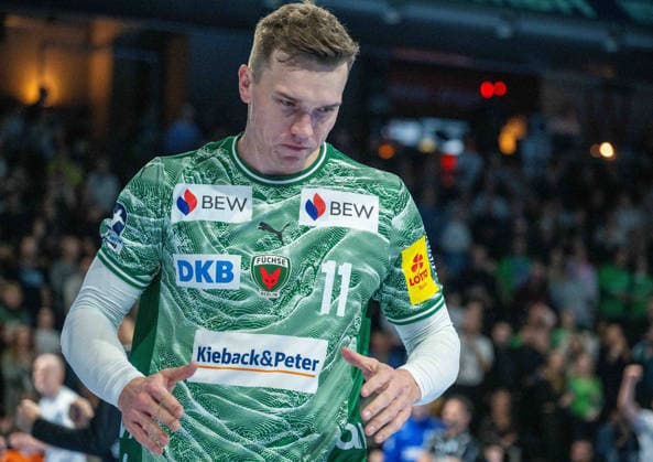 30 11 2025, xlakx, Handball Daikin HBL, Fuechse Berlin TBV Lemgo Lippe v l Lasse Andersson Fuechse Berlin enttaeuscht, schaut enttaeuscht, niedergeschlagen, disappointed Berlin Daniel Lakomski