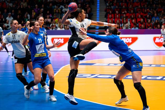Handball, Womens World Championship, Group C Germany Serbia dhb69 Stuttgart Porsche Arena Baden Württemberg Germany