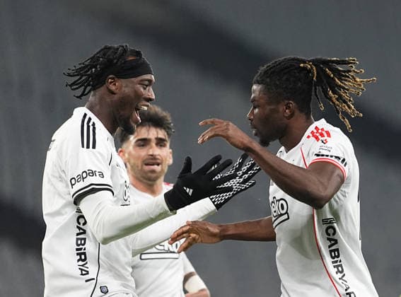 Misirli.com.tr Fatih Karagumruk v Besiktas - Turkish Super Lig ISTANBUL, TURKIYE - NOVEMBER 30: El Bilal Toure of Besiktas celebrates after scoring a goal during the Turkish Super Lig week 14 match between Misirli.com.tr Fatih Karagumruk and Besiktas at Ataturk Olympic Stadium in Istanbul, Turkiye, on November 30, 2025. Esra Bilgin Anadolu Istanbul Turkey. Editorial use only. Please get in touch for any other usage.  Copyright: x2025xAnadoluxEsraxBilginx