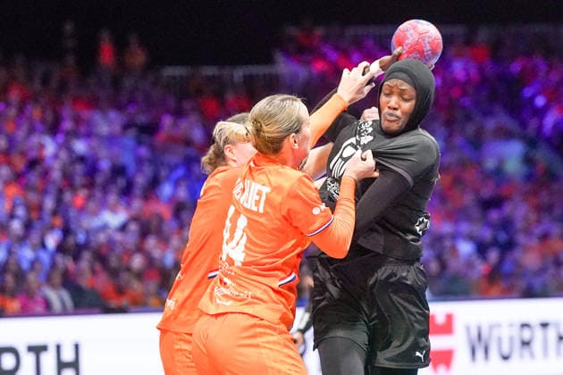 2025-11-30 Egypt v Netherlands - IHF World Women s Handball Championship ROTTERDAM, NETHERLANDS - NOVEMBER 30: Nikita van der Vliet of the Netherlands during the IHF World Women s Handball Championship match between Egypt and Netherlands at Ahoy on November 30, 2025 in Rotterdam, Netherlands. Rotterdam Ahoy Netherlands Content not available for redistribution in The Netherlands directly or indirectly through any third parties. Copyright: xHenkxSeppenx