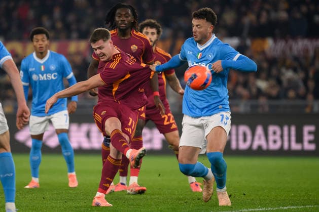 Evan Ferguson of AS Roma and Amir Rrahmani of SSC Napoli during the Serie A 2025 2026 football match between AS Roma and SSC Napoli at Stadio Olimpico in Rome (Italy), November 30, 2025. AndreaxStaccioli