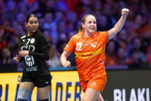 2025-11-30 Egypt v Netherlands - IHF World Women s Handball Championship ROTTERDAM, NETHERLANDS - NOVEMBER 30: Zoe Sprengers of the Netherlands during the IHF World Women s Handball Championship match between Egypt and Netherlands at Ahoy on November 30, 2025 in Rotterdam, Netherlands. Rotterdam Ahoy Netherlands Content not available for redistribution in The Netherlands directly or indirectly through any third parties. Copyright: xHenkxSeppenx