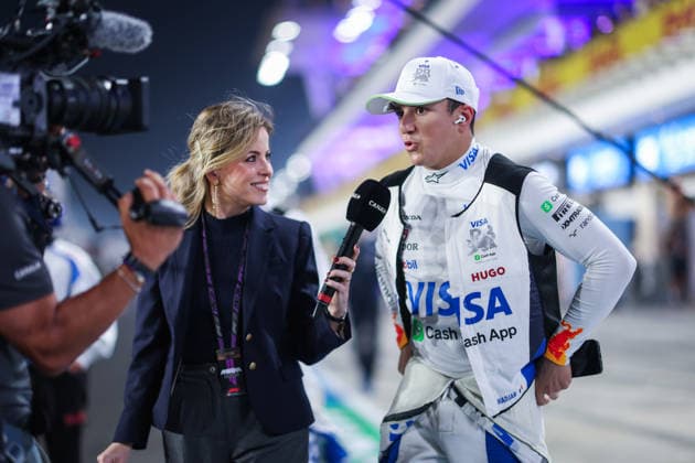 F1 - QATAR GRAND PRIX 2025 SANZEY Pauline (fra), TV presenter of Canal+, portrait starting grid HADJAR Isack (fra), Visa Cash App RB F1 Team VCARB02, portrait during the 2025 Formula 1 Qatar Grand Prix, 23th round of the 2025 FIA Formula One World Championship, WM, Weltmeisterschaft from November 28 to 30, 2025 on the Lusail International Circuit, in Lusail, Qatar - LusailQatar Copyright: xANTONINxVINCENTx