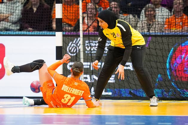 2025-11-30 Egypt v Netherlands - IHF World Women s Handball Championship ROTTERDAM, NETHERLANDS - NOVEMBER 30: Kelly Vollebregt of the Netherlands during the IHF World Women s Handball Championship match between Egypt and Netherlands at Ahoy on November 30, 2025 in Rotterdam, Netherlands. Rotterdam Ahoy Netherlands Content not available for redistribution in The Netherlands directly or indirectly through any third parties. Copyright: xHenkxSeppenx