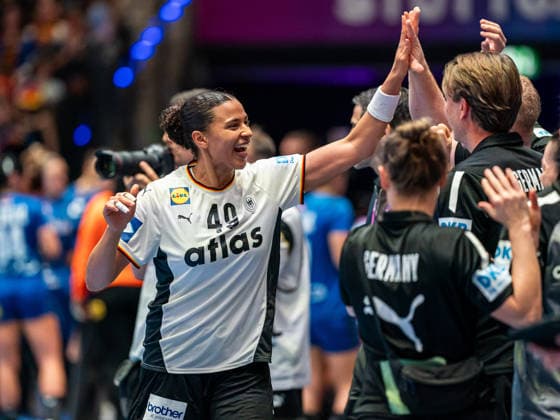 Aimee von Pereira Germany, 49 is happy after the clear victory, Germany vs Serbia, Handball, World Championship, Women, Season 2025 2026, 30 11 2025, Germany vs Serbia, Handball, World Championship, Women, Season 2025 2026, 30 11 2025 Stuttgart Copyright: xEibner-Pressefoto MichaelxSchmidx EP_MST