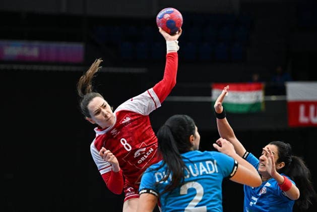 2025.11.30 s-Hertogenbosch pilka reczna kobiet Mistrzostwa Swiata Polska - Tunezja N z Monika Kobylinska Foto Lukasz Laskowski PressFocus 2025.11.30 s-Hertogenbosch IHF WomenÕs Handball World Championship, WM, Weltmeisterschaft Poland v Tunisia Monika Kobylinska Credit: Lukasz Laskowski PressFocus NEWSPIX.PL --- newspix.pl 