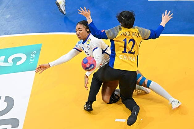 2025.11.30 s-Hertogenbosch pilka reczna kobiet Mistrzostwa Swiata Chiny - Francja N z Pauletta Foppa Foto Lukasz Laskowski PressFocus 2025.11.30 s-Hertogenbosch IHF WomenÕs Handball World Championship, WM, Weltmeisterschaft China vs France Pauletta Foppa Credit: Lukasz Laskowski PressFocus NEWSPIX.PL --- newspix.pl 