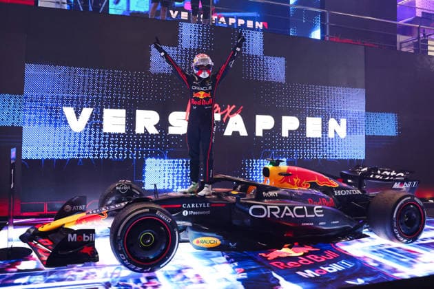 F1 - QATAR GRAND PRIX 2025 VERSTAPPEN Max (ned), Red Bull Racing RB21, portrait celebration during the 2025 Formula 1 Qatar Grand Prix, 23th round of the 2025 FIA Formula One World Championship, WM, Weltmeisterschaft from November 28 to 30, 2025 on the Lusail International Circuit, in Lusail, Qatar - LusailQatar  Copyright: xDPPIx