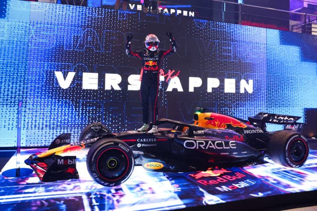 F1 - QATAR GRAND PRIX 2025 VERSTAPPEN Max (ned), Red Bull Racing RB21, portrait celebration during the 2025 Formula 1 Qatar Grand Prix, 23th round of the 2025 FIA Formula One World Championship, WM, Weltmeisterschaft from November 28 to 30, 2025 on the Lusail International Circuit, in Lusail, Qatar - LusailQatar  Copyright: xDPPIx