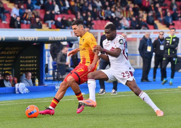 CALCIO - Serie A - US Lecce vs Torino FC Lecce VS Torino Danilo Veiga vs Niels Nkounkou during US Lecce vs Torino FC, Italian soccer Serie A match in Lecce, Italy, November 30 2025 Lecce Italy  Copyright: xIPAxSport ABACAx