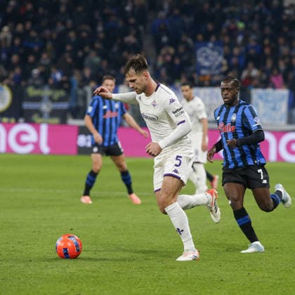 CALCIO - Serie A - Atalanta BC vs ACF Fiorentina Marin Pongracic of ACF Fiorentina play the ball during Atalanta BC vs ACF Fiorentina, 13Â° Serie A Enilive 2025-26 game at New Balance arena in Bergamo (BG), Italy, on November 30, 2025. Bergamo Italy  Copyright: xIPAxSport ABACAx