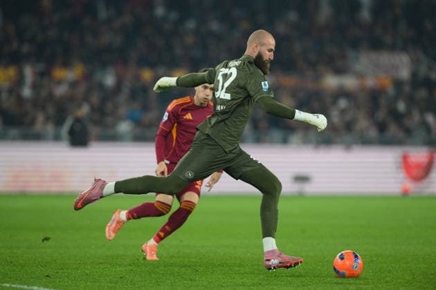 CALCIO - Serie A - AS Roma vs SSC Napoli Vanja Milinkovic-Savic of SSC Napoli during the match of 13th day of the Serie A Championship between A.S.Roma and S.S.C.Napoli at the Olimpico Stadium on Nov 27, 2025 in Rome, Italy. during AS Roma vs SSC Napoli, Italian soccer Serie A match in Rome, Italy, November 30 2025 Rome Italy  Copyright: xIPAxSport ABACAx