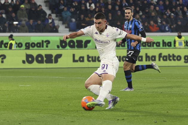 CALCIO - Serie A - Atalanta BC vs ACF Fiorentina Roberto Piccoli of ACF Fiorentina kick the ball during Atalanta BC vs ACF Fiorentina, 13Â° Serie A Enilive 2025-26 game at New Balance arena in Bergamo (BG), Italy, on November 30, 2025. Bergamo Italy  Copyright: xIPAxSport ABACAx