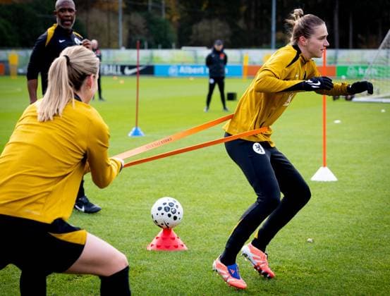 ZEIST - Vivianne Miedema during a soccer training session at the KNVB Campus. The Dutch national team, Nationalteam is preparing for the friendly against South Korea. ANP IRIS VAN DEN BROEK xVIxANPxSportx xxANPxIVx 543569715 originalFilename: 543569715.jpg