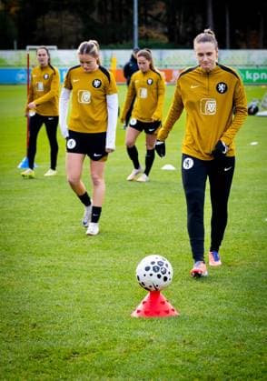 ZEIST - Vivianne Miedema during a soccer training session at the KNVB Campus. The Dutch national team, Nationalteam is preparing for the friendly against South Korea. ANP IRIS VAN DEN BROEK xVIxANPxSportx xxANPxIVx 543570054 originalFilename: 543570054.jpg