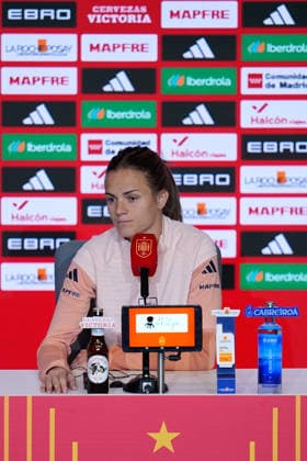 December 1, 2025, Madrid, Madrid, Spain: Irene Paredes of Spain attends her press conference, PK, Pressekonferenz during the training day of Spain ahead the UEFA Women s Nations League 2025 Final Second Leg match between Spain and Germany at Riyadh Air Metropolitano stadium on December 1, 2025, in Madrid, Spain. Madrid Spain - ZUMAa181 20251201_zaa_a181_004 Copyright: xDennisxAgyemanx