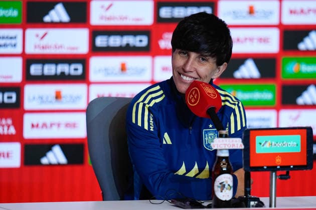 December 1, 2025, Madrid, Madrid, Spain: Sonia Bermudez, head coach of Spain, attends her press conference, PK, Pressekonferenz during the training day of Spain ahead the UEFA Women s Nations League 2025 Final Second Leg match between Spain and Germany at Riyadh Air Metropolitano stadium on December 1, 2025, in Madrid, Spain. Madrid Spain - ZUMAa181 20251201_zaa_a181_009 Copyright: xDennisxAgyemanx