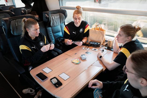 Handball, Women, World Championship, Germany national team travelling to Dortmund by train