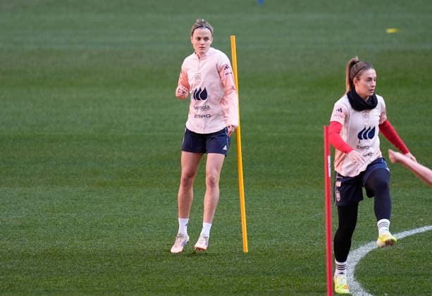 December 1, 2025, Madrid, Madrid, Spain: Irene Paredes and Alexia Putelllas during the training session of the Spain Women s team ahead the UEFA Women s Nations League 2025 Final Second Leg match between Spain and Germany at Riyadh Air Metropolitano stadium on December 01, 2025, in Madrid, Spain. Madrid Spain - ZUMAa181 20251201_zaa_a181_030 Copyright: xDennisxAgyemanx