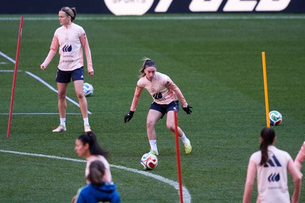 December 1, 2025, Madrid, Madrid, Spain: Eva Navarro during the training session of the Spain Women s team ahead the UEFA Women s Nations League 2025 Final Second Leg match between Spain and Germany at Riyadh Air Metropolitano stadium on December 01, 2025, in Madrid, Spain. Madrid Spain - ZUMAa181 20251201_zaa_a181_034 Copyright: xDennisxAgyemanx