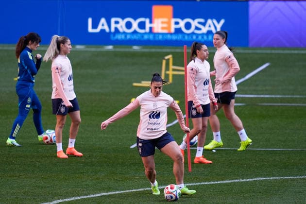 December 1, 2025, Madrid, Madrid, Spain: Cristina Martin-Prieto during the training session of the Spain Women s team ahead the UEFA Women s Nations League 2025 Final Second Leg match between Spain and Germany at Riyadh Air Metropolitano stadium on December 01, 2025, in Madrid, Spain. Madrid Spain - ZUMAa181 20251201_zaa_a181_040 Copyright: xDennisxAgyemanx
