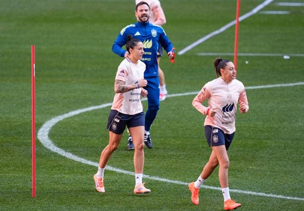 December 1, 2025, Madrid, Madrid, Spain: Jennifer Hermoso during the training session of the Spain Women s team ahead the UEFA Women s Nations League 2025 Final Second Leg match between Spain and Germany at Riyadh Air Metropolitano stadium on December 01, 2025, in Madrid, Spain. Madrid Spain - ZUMAa181 20251201_zaa_a181_044 Copyright: xDennisxAgyemanx