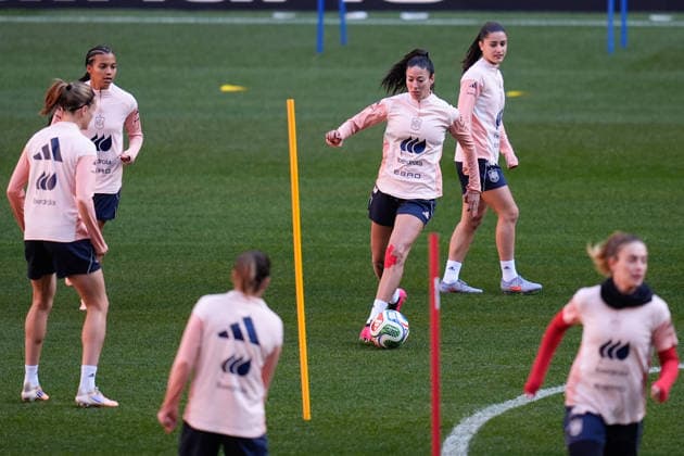 December 1, 2025, Madrid, Madrid, Spain: Leila Ouahabi during the training session of the Spain Women s team ahead the UEFA Women s Nations League 2025 Final Second Leg match between Spain and Germany at Riyadh Air Metropolitano stadium on December 01, 2025, in Madrid, Spain. Madrid Spain - ZUMAa181 20251201_zaa_a181_049 Copyright: xDennisxAgyemanx