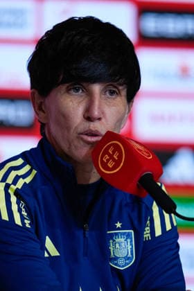 December 1, 2025, Madrid, Madrid, Spain: Sonia Bermudez, head coach of Spain, attends her press conference, PK, Pressekonferenz during the training day of Spain ahead the UEFA Women s Nations League 2025 Final Second Leg match between Spain and Germany at Riyadh Air Metropolitano stadium on December 1, 2025, in Madrid, Spain. Madrid Spain - ZUMAa181 20251201_zaa_a181_061 Copyright: xDennisxAgyemanx