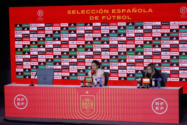 December 1, 2025, Madrid, Madrid, Spain: Irene Paredes of Spain attends her press conference, PK, Pressekonferenz during the training day of Spain ahead the UEFA Women s Nations League 2025 Final Second Leg match between Spain and Germany at Riyadh Air Metropolitano stadium on December 1, 2025, in Madrid, Spain. Madrid Spain - ZUMAa181 20251201_zaa_a181_070 Copyright: xDennisxAgyemanx