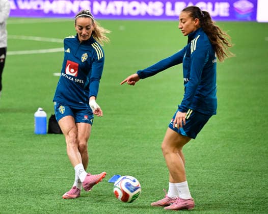 STOCKHOLM, SWEDEN 20251201 Kosovare Asllani and Rosa Kafaji during the Swedish womens national teams training at the 3Arena ahead of the return match in the Nations League against France on Tuesday STOCKHOLM SWEDEN x10030x  Copyright: xJonasxEkströmer TTx NATIONS LEAGUE TRÄNING DAMLANDSLAGET