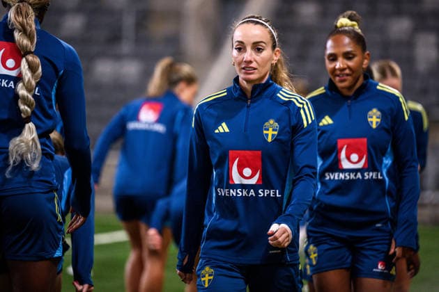 251201 Kosovare Asllani of the Swedish women s national football team at a training session on December 1, 2025 in Stockholm Photo Jesper Zerman BILDBYRAN kod JZ JZ0652 fotboll football soccer fotball nations league uefa womens nations league träning practice training sverige sweden dam bbeng  Copyright: JESPERxZERMAN BB251201JZ019