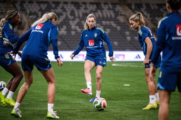 251201 Linda Sembrant of the Swedish women s national football team at a training session on December 1, 2025 in Stockholm Photo Jesper Zerman BILDBYRAN kod JZ JZ0652 fotboll football soccer fotball nations league uefa womens nations league träning practice training sverige sweden dam bbeng  Copyright: JESPERxZERMAN BB251201JZ040