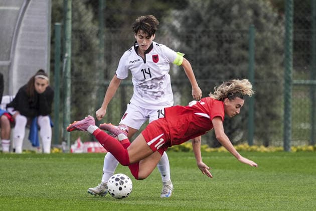Turkiye v Albania - Friendlies ISTANBUL, TURKIYE - DECEMBER 1: Ece Turkoglu of Turkiye in action against Ezmiralda Franja (14) of Albania during 2027 FIFA Women s World Cup European Qualifiers League B Group 2 preparation football match between Turkiye and Albania at Hasan Dogan National Teams Training and Education Facilities in Istanbul, Turkiye on December 1, 2025. Beyza Comert Anadolu Istanbul Turkey. Editorial use only. Please get in touch for any other usage.  Copyright: x2025xAnadoluxBeyzaxComertx