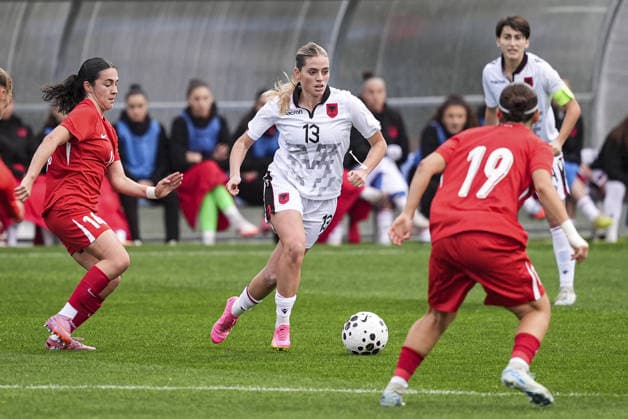 Turkiye v Albania - Friendlies ISTANBUL, TURKIYE - DECEMBER 1: Busem Seker (19) of Turkiye in action against Dafina Redzepi (13) of Albania during 2027 FIFA Women s World Cup European Qualifiers League B Group 2 preparation football match between Turkiye and Albania at Hasan Dogan National Teams Training and Education Facilities in Istanbul, Turkiye on December 1, 2025. Beyza Comert Anadolu Istanbul Turkey. Editorial use only. Please get in touch for any other usage.  Copyright: x2025xAnadoluxBeyzaxComertx