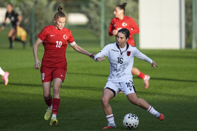 Turkiye v Albania - Friendlies ISTANBUL, TURKIYE - DECEMBER 1: Ebru Topcu (10) of Turkiye in action against Ilarja Zarka (16) of Albania during 2027 FIFA Women s World Cup European Qualifiers League B Group 2 preparation football match between Turkiye and Albania at Hasan Dogan National Teams Training and Education Facilities in Istanbul, Turkiye on December 1, 2025. Beyza Comert Anadolu Istanbul Turkey. Editorial use only. Please get in touch for any other usage.  Copyright: x2025xAnadoluxBeyzaxComertx