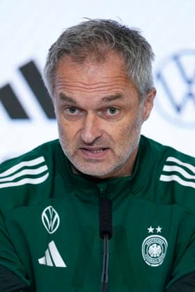 December 1, 2025, Madrid, Madrid, Spain: Christian Wuck, head coach of Germany, attends his press conference, PK, Pressekonferenz prior his UEFA Women s Nations League 2025 final second leg match against Spain at Riyadh Air Metropolitano stadium on December 01, 2025 in Madrid, Spain. Madrid Spain - ZUMAa181 20251201_zaa_a181_084 Copyright: xOscarxJ.xBarrosox