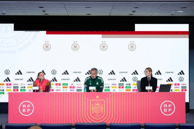 December 1, 2025, Madrid, Madrid, Spain: Elisa Sens of Germany attends her press conference, PK, Pressekonferenz prior her UEFA Women s Nations League 2025 final second leg match against Spain at Riyadh Air Metropolitano stadium on December 01, 2025 in Madrid, Spain. Madrid Spain - ZUMAa181 20251201_zaa_a181_087 Copyright: xOscarxJ.xBarrosox