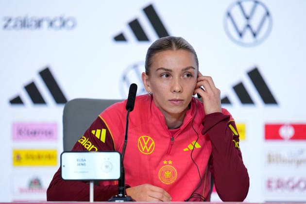 December 1, 2025, Madrid, Madrid, Spain: Elisa Sens of Germany attends her press conference, PK, Pressekonferenz prior her UEFA Women s Nations League 2025 final second leg match against Spain at Riyadh Air Metropolitano stadium on December 01, 2025 in Madrid, Spain. Madrid Spain - ZUMAa181 20251201_zaa_a181_095 Copyright: xOscarxJ.xBarrosox