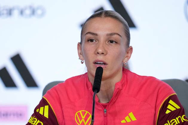 December 1, 2025, Madrid, Madrid, Spain: Elisa Sens of Germany attends her press conference, PK, Pressekonferenz prior her UEFA Women s Nations League 2025 final second leg match against Spain at Riyadh Air Metropolitano stadium on December 01, 2025 in Madrid, Spain. Madrid Spain - ZUMAa181 20251201_zaa_a181_099 Copyright: xOscarxJ.xBarrosox