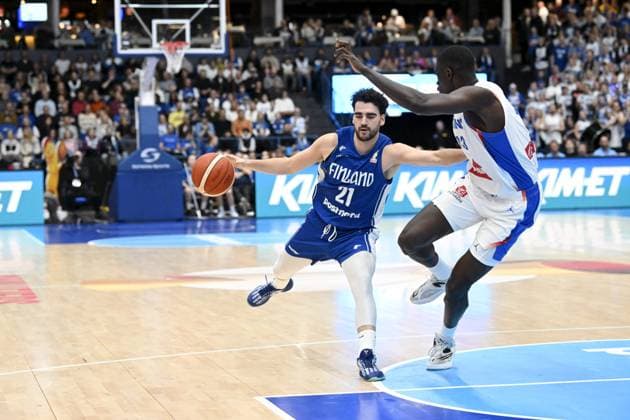 Edon Maxhuni of Finland (left) and Bodian Massa of France in action during men s FIBA World Cup basketball qualifying match Finland vs France in Espoo, Finland on December 1, 2025. Espoo Finland LKFTJK20251201184125EQSC  Copyright: xMikkoxStigx LKFTJK20251201184125EQSC