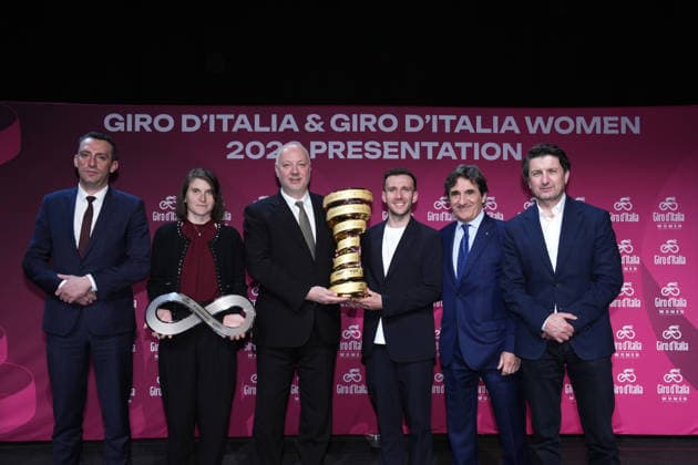 Rosen Å½eljazkov Prime Minister of Bulgaria with the trophy and The RCS President Urbano Cairo and ciclyst Elisa Longo Borghini and Simon Yates during the presentation of the 2026 Giro d Italia man and women in Rome, Italy - December 1, 2025  Copyright: xMassimoxPaolone LaPressex