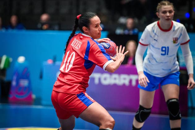 Gleinys Reyes Gonzales Cuba, 10 GER, Czech Republic Cuba, Handball World Championship, Preliminary Round, Group G, 01 12 2025 GER, Czech Republic Cuba, Handball World Championship, Preliminary Round, Group G, 01 12 2025 Stuttgart Copyright: xSandyxDinkelackerx EP_SDR