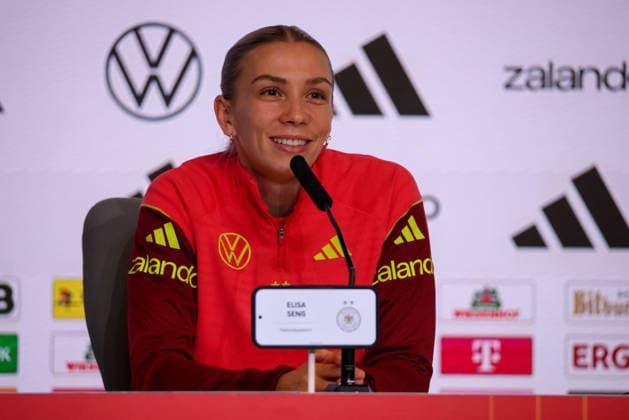 Madrid, Germany 01 December 2025 UEFA Nations League Women Final Closing PK 2025 Spain vs Germany In the picture Elisa Senß Senss Germany at the final press conference in Madrid Estado Metropolitano Copyright: xFotostandx xFantinix