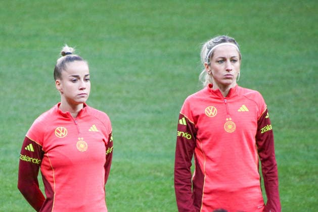 01 12 2025, xgrfx, Football DFB Media Dates, German Womens National Team Press Conference, Final Training v l Giulia Gwinn, Kathrin Hendrich German Womens National Team DFL DFB REGULATIONS PROHIBIT ANY USE OF PHOTOGRAPHS as IMAGE SEQUENCES and or QUASI VIDEO Madrid