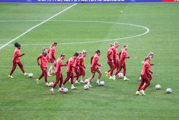 01 12 2025, xgrfx, Football DFB Media Dates, German Womens National Team Press Conference, Final Training v l The German National Team at the Final Training in Madrid German Womens National Team DFL DFB REGULATIONS PROHIBIT ANY USE OF PHOTOGRAPHS as IMAGE SEQUENCES and or QUASI VIDEO Madrid