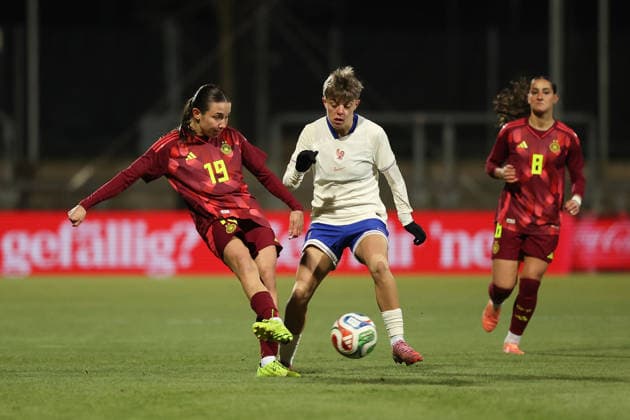 2025 12 01 xjfx Soccer U 23 international match round, 2025 2026, Group A Germany France v l , Loreen Bender Women U 23 Germany , Lucie CALBA U23 France , Ilayda Acikgöz Women U 23 Germany in action, in action, DFL DFB REGULATIONS PROHIBIT ANY USE OF PHOTOGRAPHS as IMAGE SEQUENCES and or QUASI VIDEO Copyright: JoaquimxFerreira