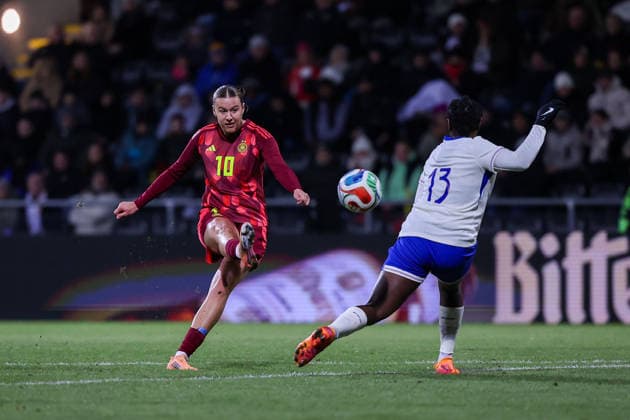 2025 12 01 xjfx Soccer U 23 International Match Round, 2025 2026, Group A Germany France v l , Larissa Mühlhaus Women U 23 Germany scores the goal for 1 0, Aude BIZET U23 France DFL DFB REGULATIONS PROHIBIT ANY USE OF PHOTOGRAPHS as IMAGE SEQUENCES and or QUASI VIDEO Copyright: JoaquimxFerreira