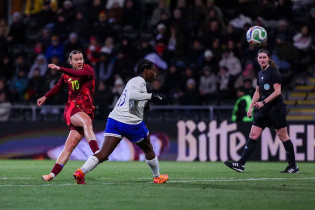 2025 12 01 xjfx Soccer U 23 International Match Round, 2025 2026, Group A Germany France v l , Larissa Mühlhaus Women U 23 Germany scores the goal for 1 0, Aude BIZET U23 France DFL DFB REGULATIONS PROHIBIT ANY USE OF PHOTOGRAPHS as IMAGE SEQUENCES and or QUASI VIDEO Copyright: JoaquimxFerreira