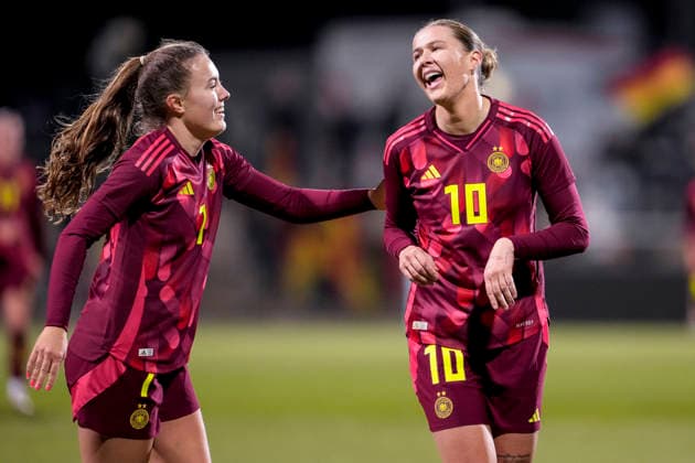 from left Mara Alber Germany, 7 , goal scorer Larissa Mühlhaus Germany, 10 , players of the German U23 selection, cheer about the goal to 1 0, jubilation, goal celebration, celebrate the goal, goal, celebration, cheers about the goal, joy, joy, optimistic, positive, game scene, highlight, action, 01 12 2025, Frankfurt am Main Germany , soccer, international match, U23 women, Germany France, DFB DFL REGULATIONS PROHIBIT ANY USE OF PHOTOGRAPHS AS IMAGE SEQUENCES AND OR QUASI VIDEO xozx
